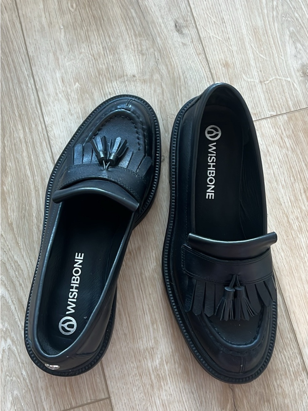 Wishbone Black Tassel Loafers for Women - Classic Slip-On Flats - Picture 2 of 3